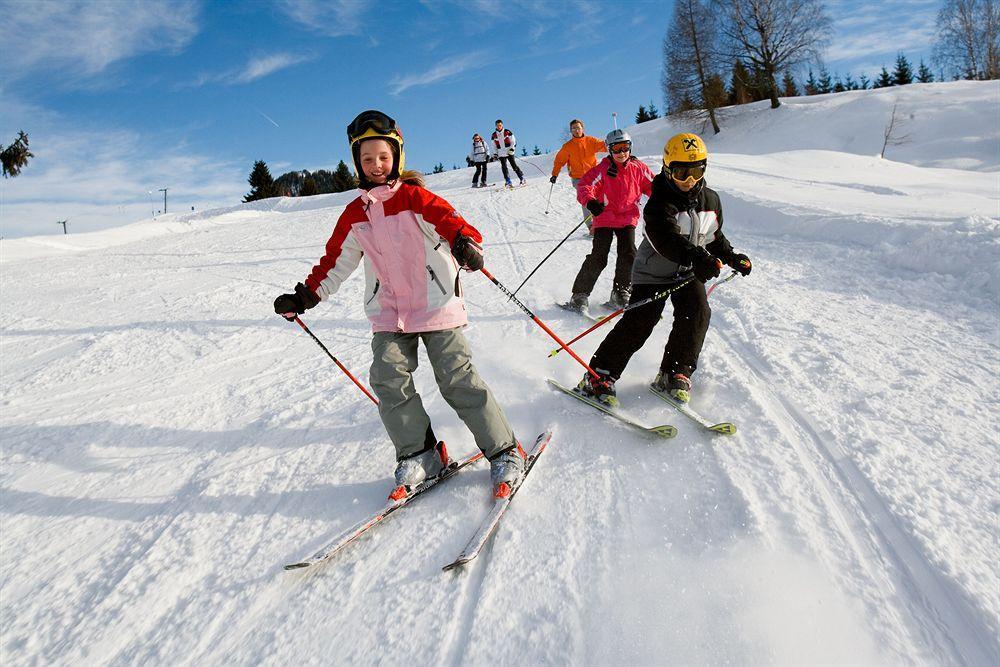 Strandhotel Am Weissensee Bagian luar foto