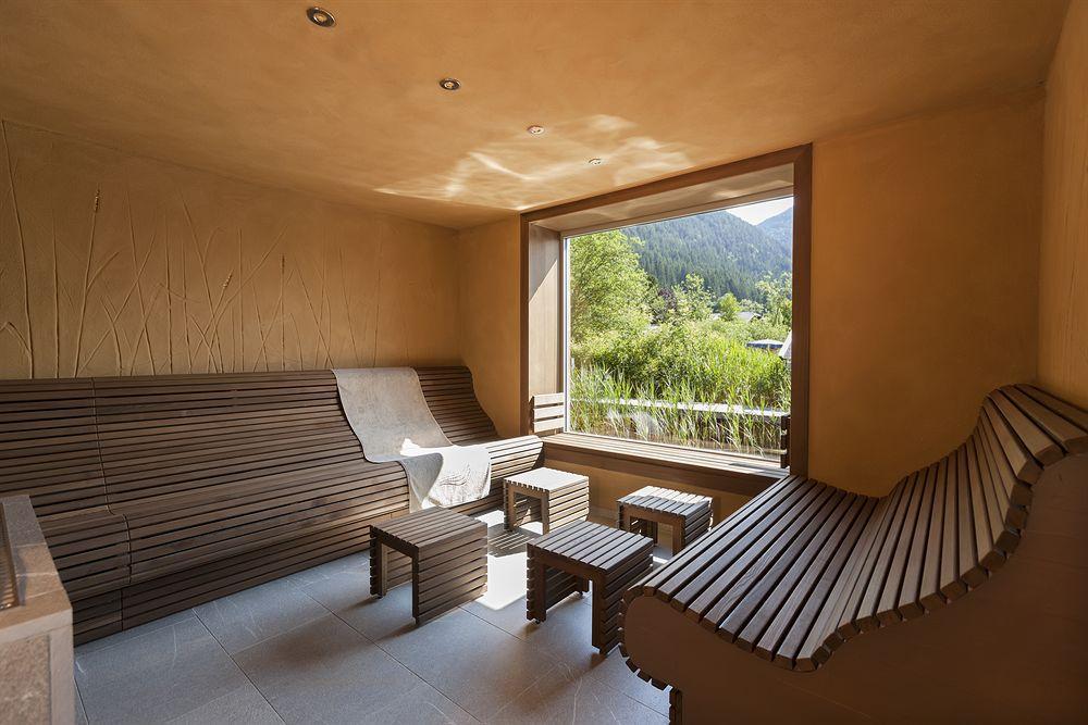 Strandhotel Am Weissensee Bagian luar foto